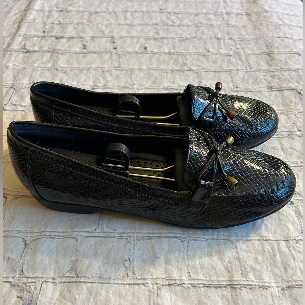 ASHRO SLIPON FAUX CROC TASSELS WOMEN’S BLACK LOAFERS SIZE 9.5W